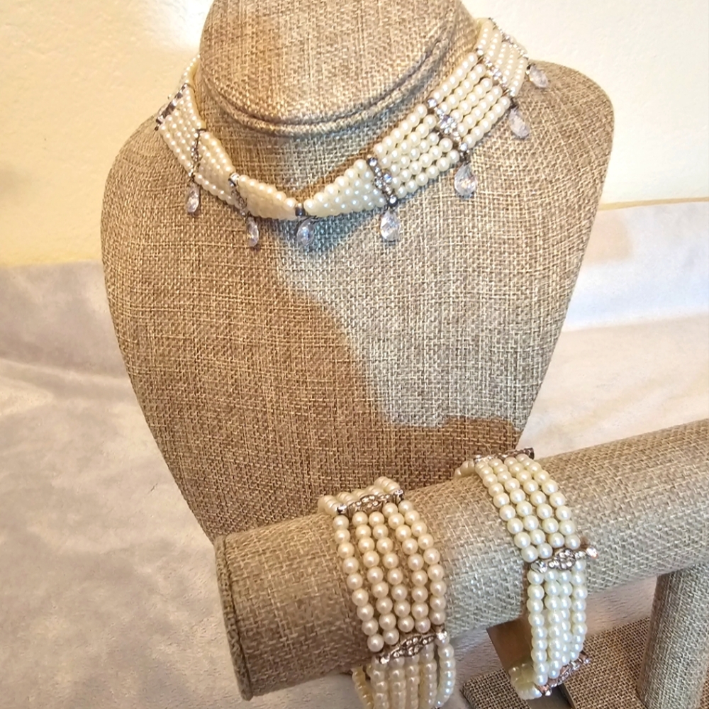 Beautiful Faux Pearl Choker with Two (2) Bracelets